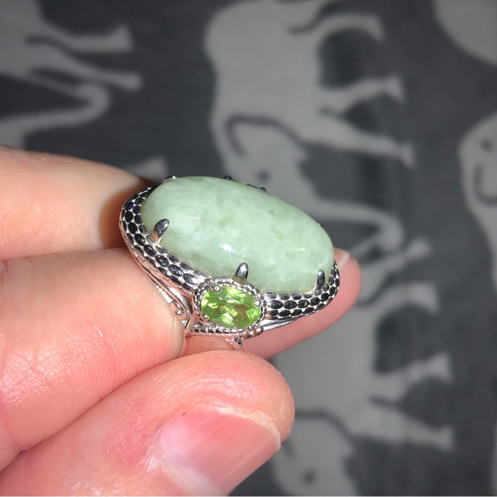 PAJ JOY STERLING SILVER/ 925 womans ring.  Size 9.  Jadeite an peridot stones.